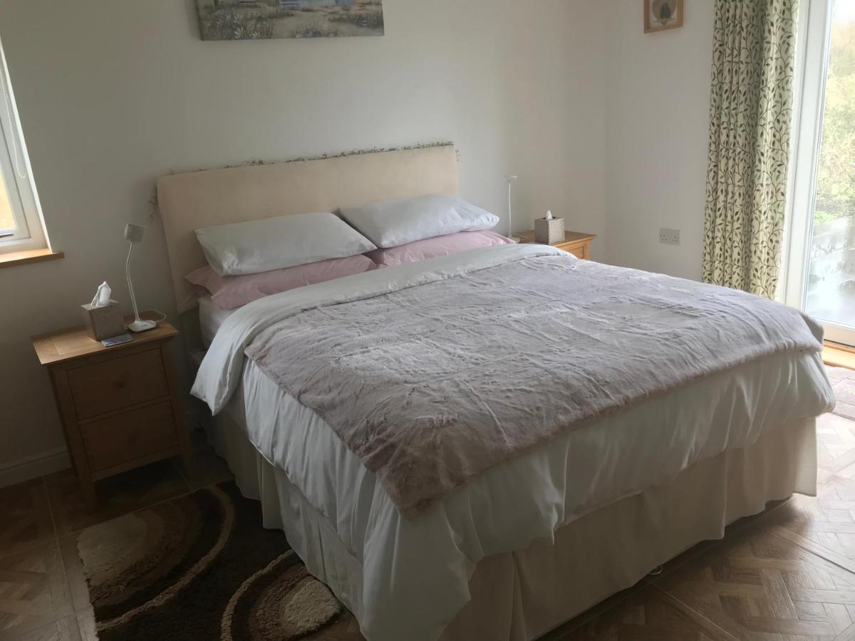 Hotel Pembrokeshire Fields à Haverfordwest Extérieur photo