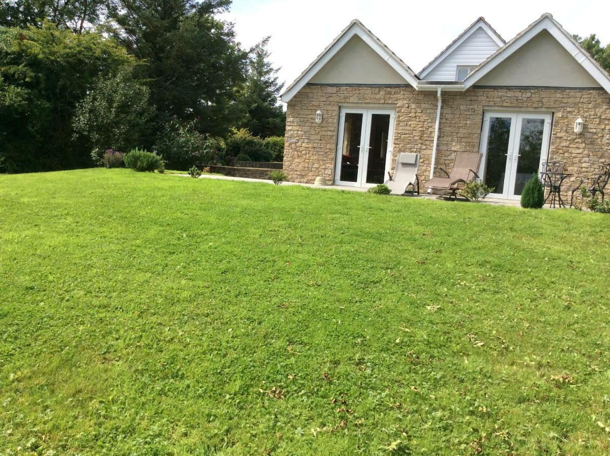 Hotel Pembrokeshire Fields à Haverfordwest Extérieur photo